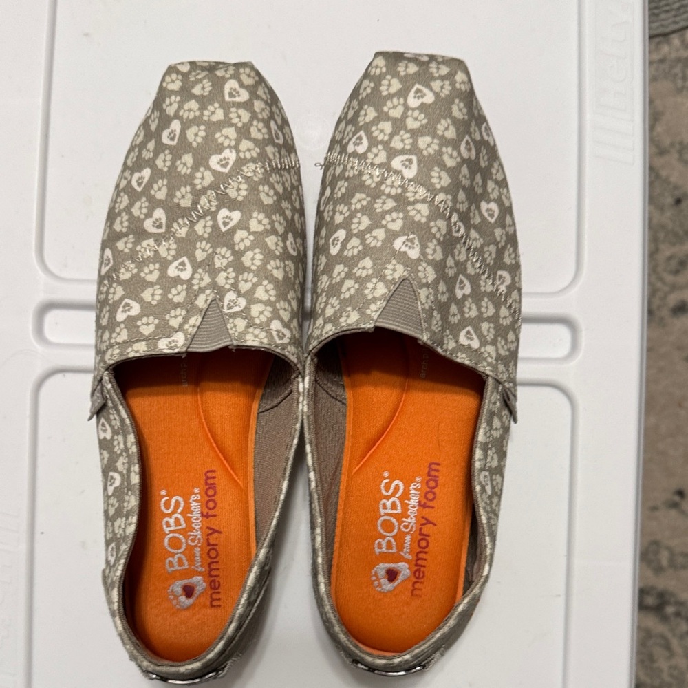 Skechers BOBS Women's Gray paw print Heart Flats